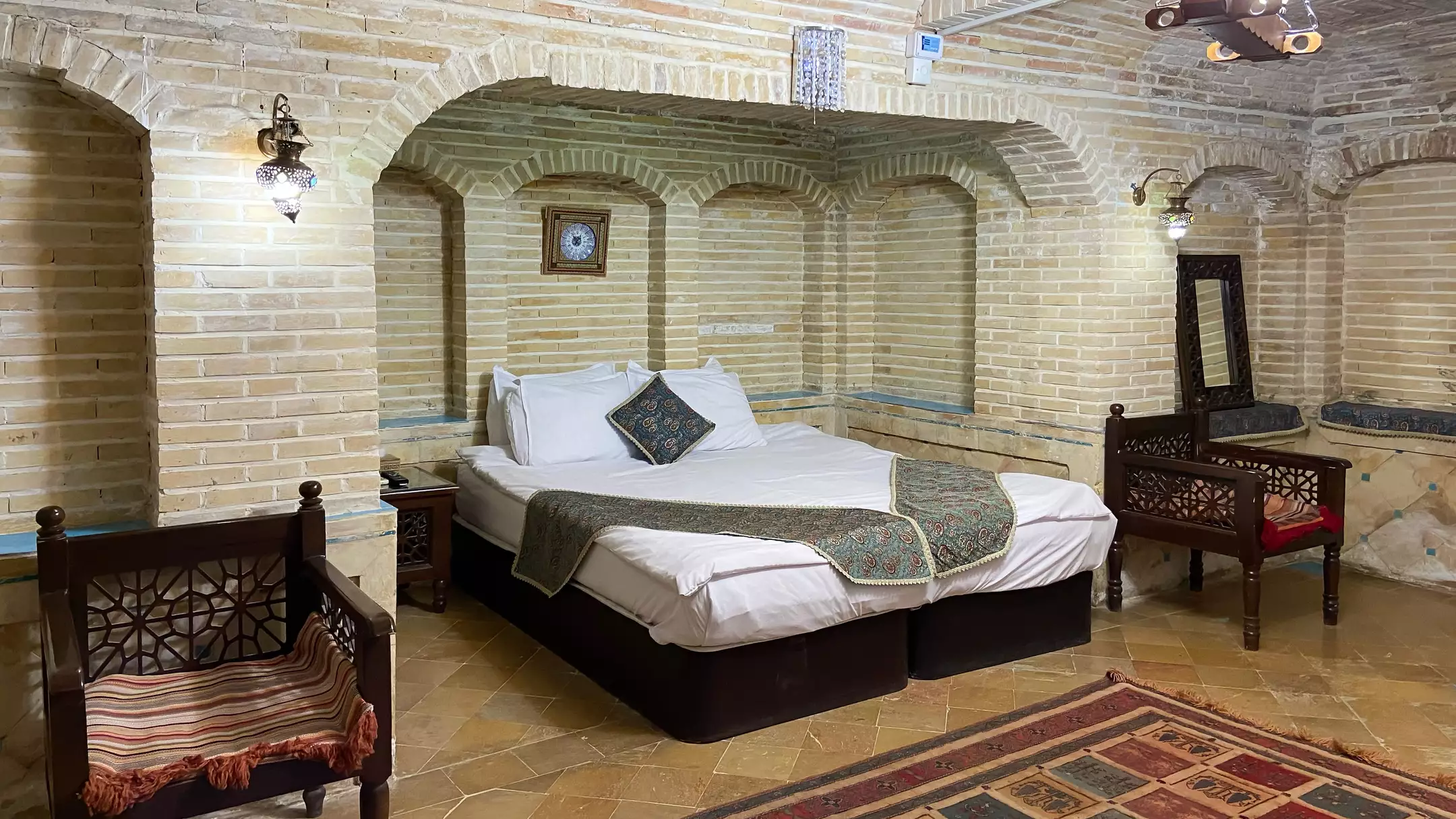 Alibaba https://cdn.alibaba.ir/ostorage/hotel-accommodation-images/67031ded0fe27c5a5df8ef71_943c48b4-8fcb-47d4-b987-39d11b05165d_زیرزمین(سردابه) (2).webp